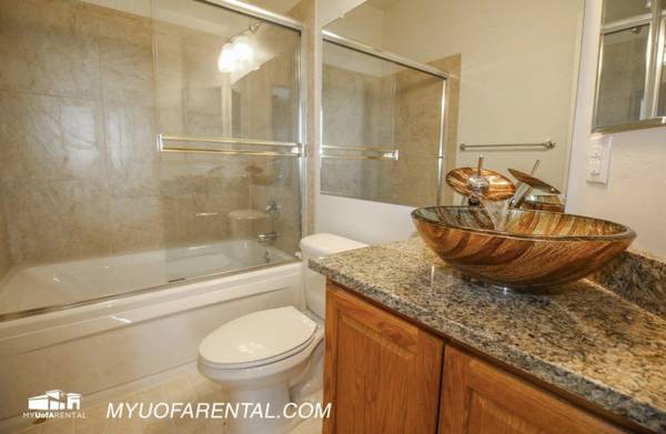 $695 / 4br - 2042ft2 - U of A - Room Available in 4 Bedroom Townhome (Tucson)63675133302915124