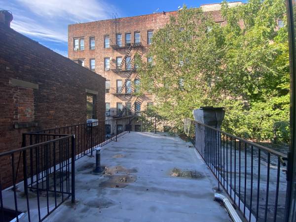 $2,850 / 1br - 600ft2 - PRIME CROWN HEIGHTS!SUNNY 1 BED!PRIVATE DECK!NEAR SUBWAY!MUST SEE! (Crown Heights)63862609945601123