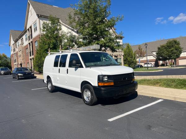 2015 Chevrolet Express - Photo 2