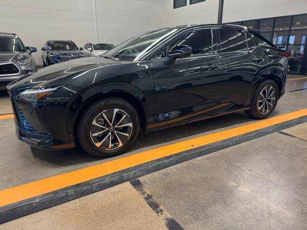 2023 Lexus RZ 450e Premium #9764, 1 Owner, Low Miles!! 1