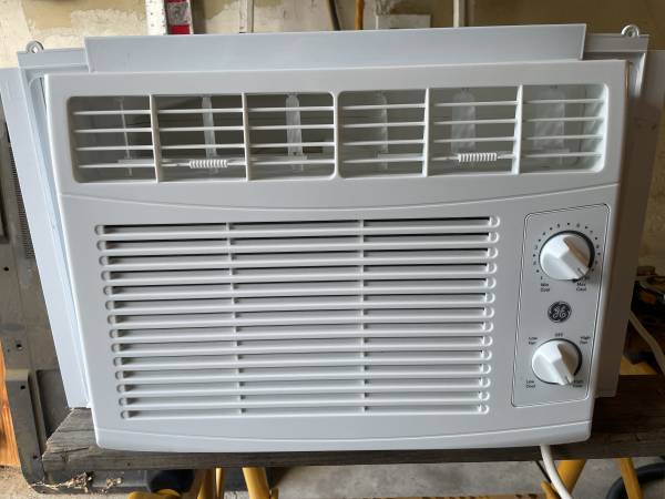 Working GE window air conditioner 1