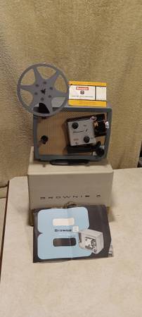 Vintage brownie 8 mm projector 1