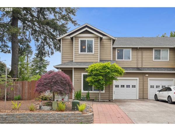 $2,795 / 3br - 1649ft2 - Hermoso departamento de 3 habitaciones con techos altos, armario walk-in y patio trasero (Portland)63672618666497121
