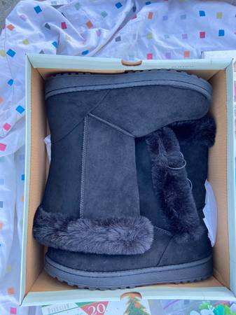Ugg style boots w9.5 1