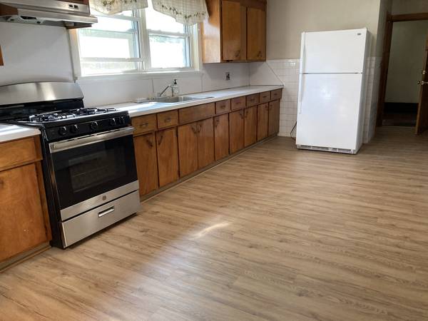 $2,425 / 2br - 2BR 4 mins walk to red line T -parking included -no fee (Cambridge)63828556199553123