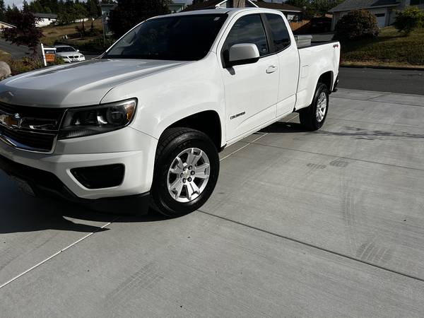 Camioneta blanca Chevrolet Colorado LT 2017 – 4WD - $14,250 (Poulsbo)63622827725187127