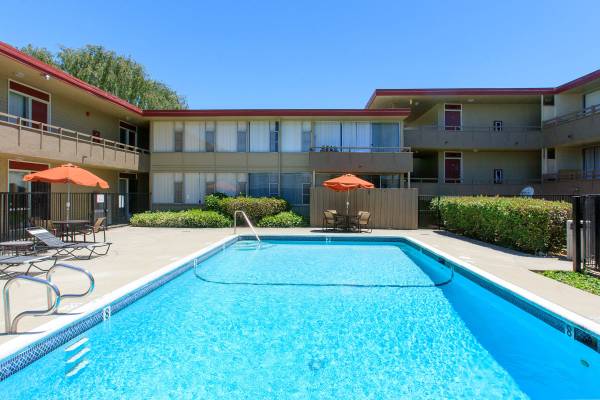 Two Swimming Pools, Close to Public Transportation, Pet-Friendly 1