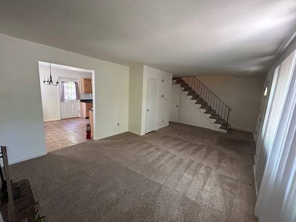$308,000 / 3br - Charming Brick Townhome Retreat (Indian Head Village)63611885059713122