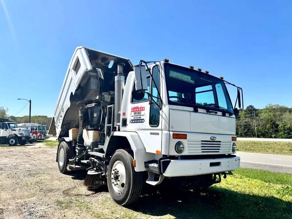 2007 Sterling SC8000 STREET SWEEPER ELGIN GTS9 5.9 CUMMINS LOW MILES - $34,999 (Burkeville)63470412970497123