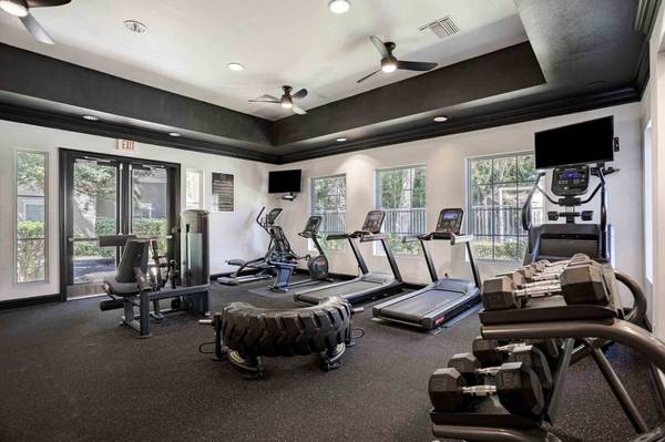 $1,886 / 1hab - 615ft2 - Vistas al lago, color de pared personalizado en dos tonos, 1/hab 1/baño63844739403779122