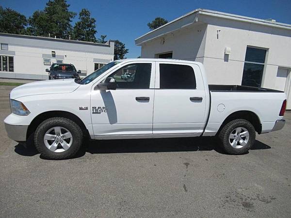 2022 RAM 1500 Classic Tradesman 4x4 4dr Crew Cab 5.5 ft. SB Pickup - $22995.0063618107726721122