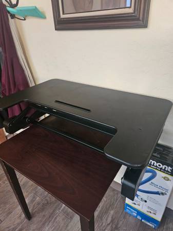 Ergonomic adjustable desk top 1