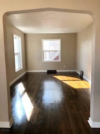 $1,295 / 3br - 3528 TYLER ST (GARY)64041646427650122