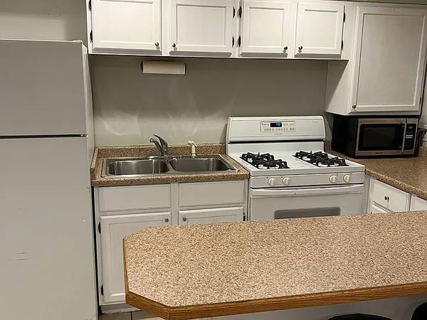 $800 / 1br - Apartamento asequible de un dormitorio (Chicago)63918533273858122