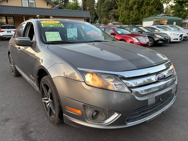 2011 Ford Fusion híbrido // excelente consumo de combustible // sin problemas - $2.995 (Vancouver)63435419795457123