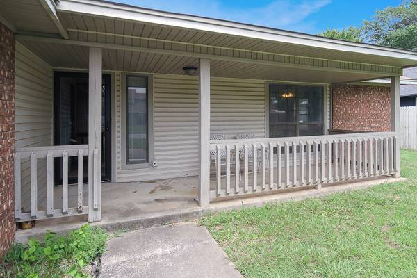$236,000 / 3br - 1650ft2 - Ready to go Home in Owasso. 3 Beds, 2 Baths63982278823043122