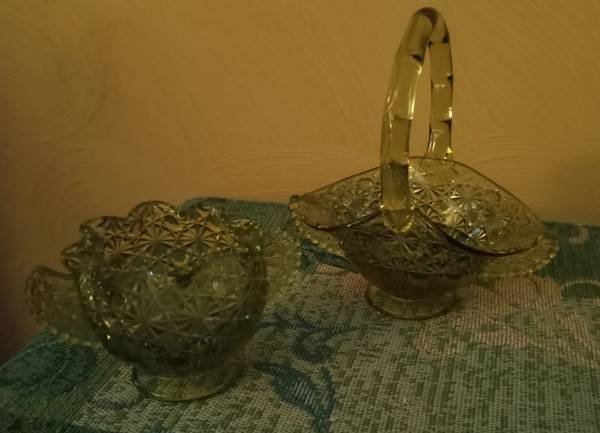 BOTH FENTON DAISY AND BUTTON PIECES 1