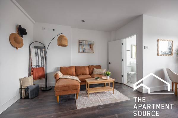 $1,604 / 450ft2 - Tour Brand New Units-Full of Light-Pet Friendly-SS Appliances-Unreal (Chicago)63918292914179123
