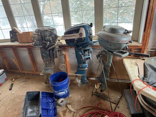 4 Vintage Evinrude & Johnson Outboard Motors – Lot – As Is 1