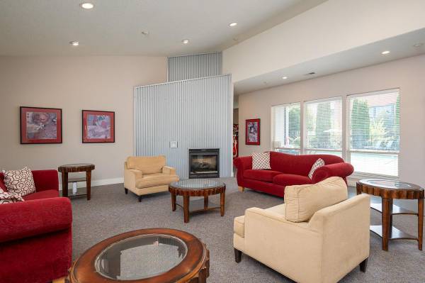 $1,344 / 2br - 970ft2 - Elevators, Spa/Hot Tub, Clubhouse, Ceiling Fan (Hillsboro)63831607978243124