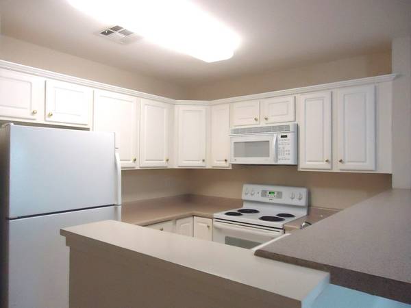 $4,000 / 2br - 1200ft2 - 2/2 updated apartment next to Stanford (palo alto)64045195388034124