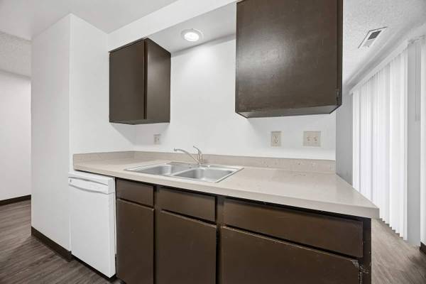 $1,349 / 2br - 1140ft2 - Gathering room, Central heat and air, Ceiling fans, Tour today (Kennewick)63895804078338121