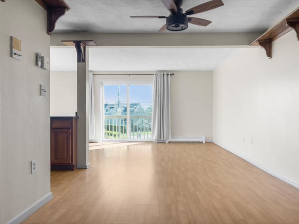 $2000.00 / 1br - 654ft2 - Charming 1 Bed/1 Bath Condo in Middletown, RI64002828664323123