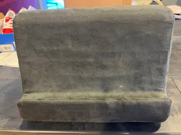 Pillow Pad Multi Angle for iPad or iPhone 1