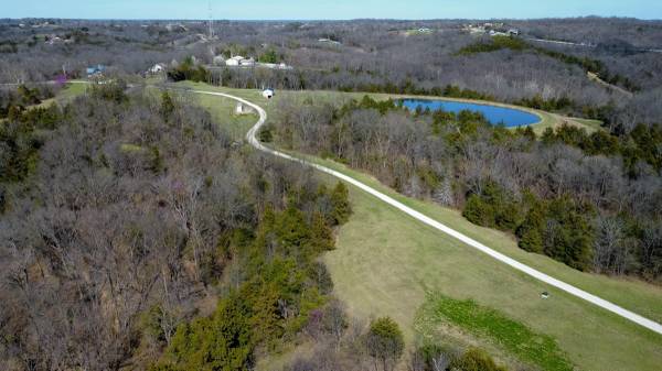 $3,360,000 / 1br - 2352ft2 - Propiedad de lujo en el corazón del valle del río Missouri (Hartsburg)63845292297731122