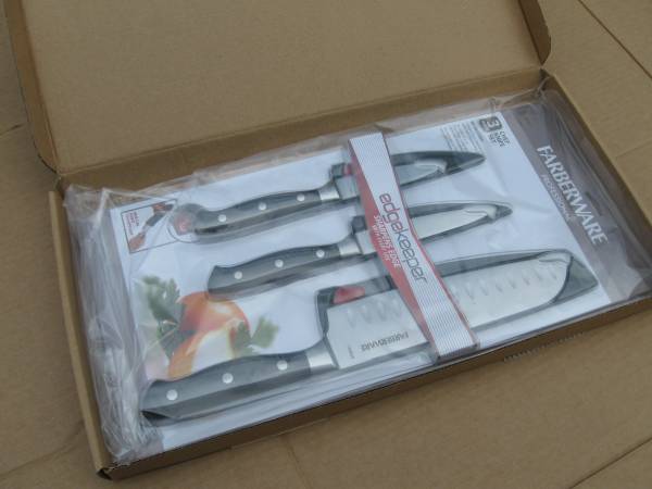 Faberware Professional 3- piece knife set with sharpeners. New in box 1