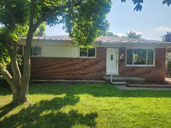 $1750.00 / 3br - 1180ft2 - Beautiful 3 bed 1.5 bath brick ranch in quiet prime dearborn heights n63926728472578120