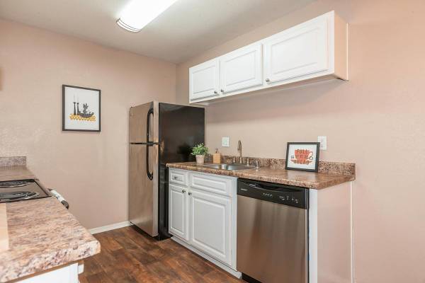 $1,850 / 2br - 856ft2 - Convenience at Your Doorstep, 2 BR/2 BA with Central Heat & Air (W. El Camino Ave.)63790861991555124