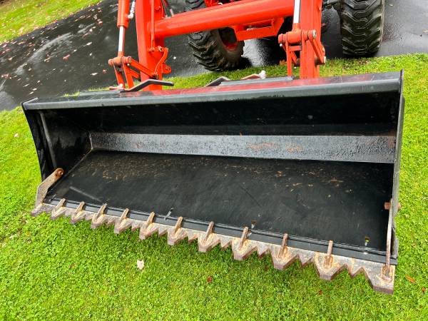 Quick Attach 6' Tractor Loader Bucket Piranha tooth bar Kubota Bobcat 1