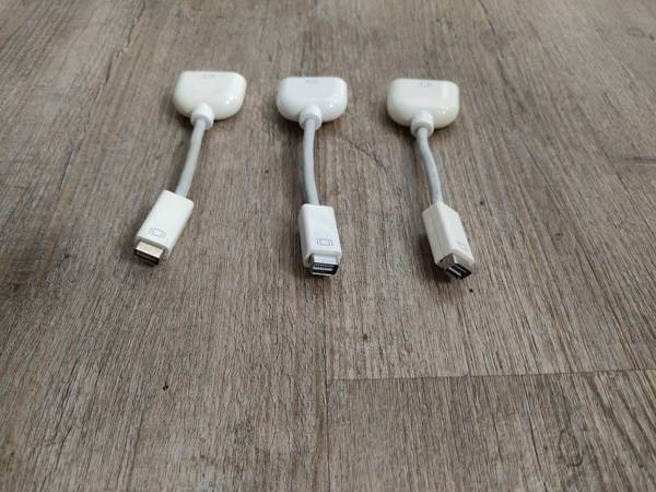 Apple Mini DVI To VGA Adapters For Sale ($5 Each) - $5 (Los Angeles)63436945472515121