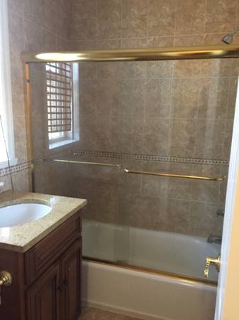 $2,600 / 2br - 800ft2 - Maspeth Beautiful Apt Newly Renovated (Maspeth)63945498430467124