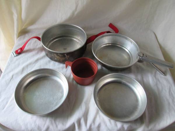 Vintage Camping Mess Kit 1