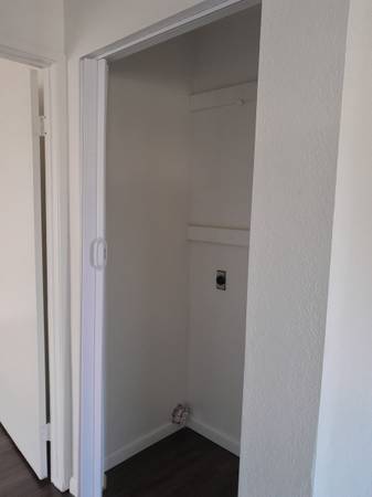 $1,655 / 2br - 885ft2 - Upstairs 2x1 available for reservation now! Check us out today! (2001 E. Cross Ave Tulare CA)63809887416067122