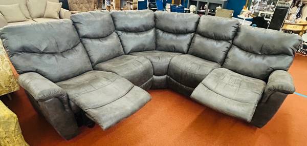 LA-Z-BOY graphite gray 2-recliner SECTIONAL 1
