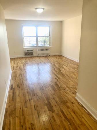 Extra Large Studio * Elevator * Laundry * Parking * Must See
$1,850
Hempstead / Garden City border line Extra Large Studio * Elevator * Laundry * Parking * Must See
$1,850
Hempstead / Garden City border line