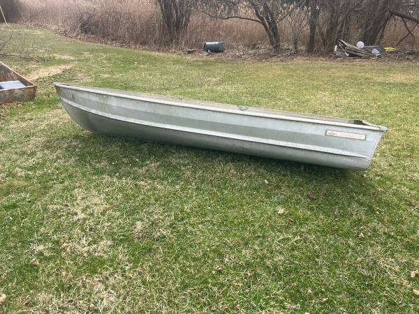 BOTE DE REMOS DE 12 PIES DE ALUMINIO CON CASCO EN "V" - $625 (SOMERS)63471425744257122
