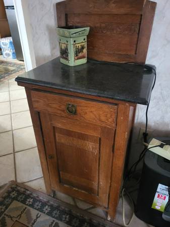 Antique washstand 1