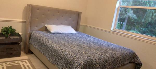 $850 / 1br - Furnished Room- 24 hr Gated Community (Miramar)63825135329665120