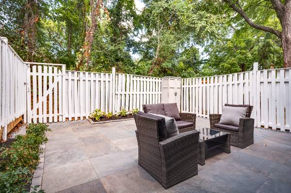 $4500.00 / 3br - 1440ft2 - Fully Furnished, Charming Dulles Oasis 3bed/2.5ba/IAD Family/pet frien63616304853121121