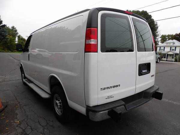 2025 GMC Savana 2500 - Photo 4