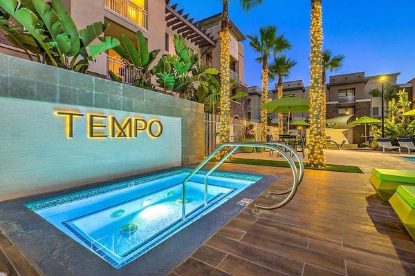 $2,699 / 1br - 803ft2 - Tranquil Fountain in the Outdoor Lounge, Yoga/spinning room (Riverpark)63800253870209120