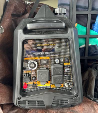 Generador portátil de 3500 W, combustible/gasolina - $450 (Panama City Beach)63440128247041121