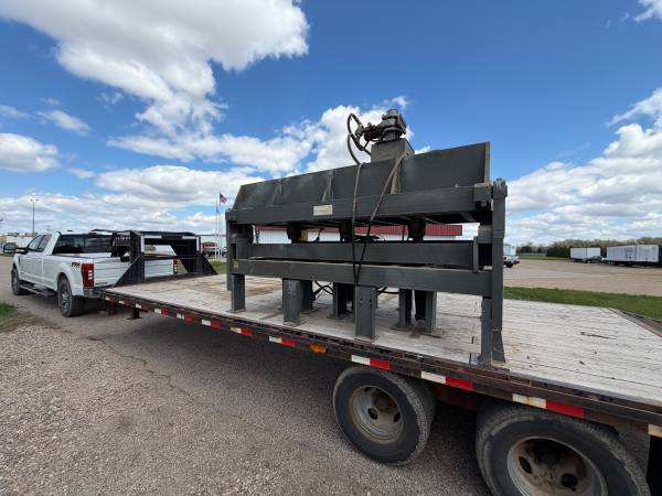 Hydraulic table 1