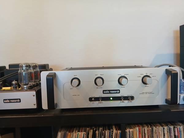 AUDIO RESEARCH MODEL LS3 HIGH DEFINITION STEREO LINE PREAMPLIFIER 1