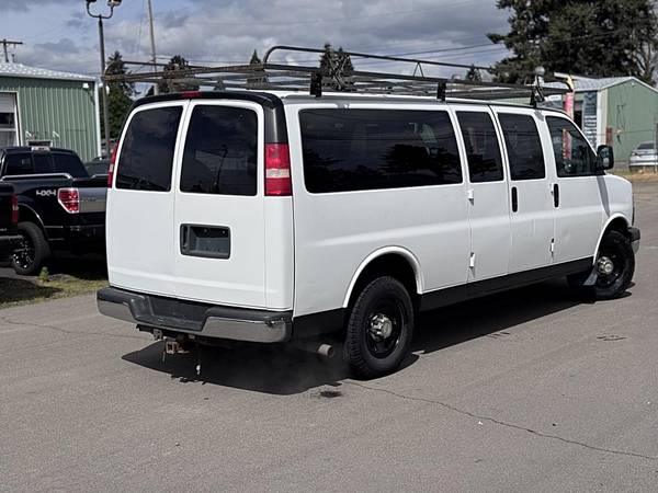 2003 Chevrolet Express 3500 - Photo 4
