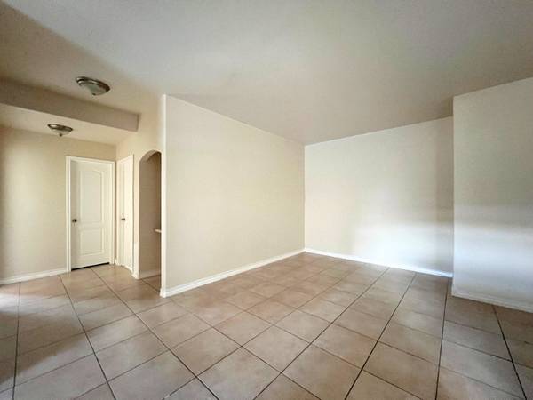 $1095.00 / 2br - Villa Dorada Apartments63662019207809122